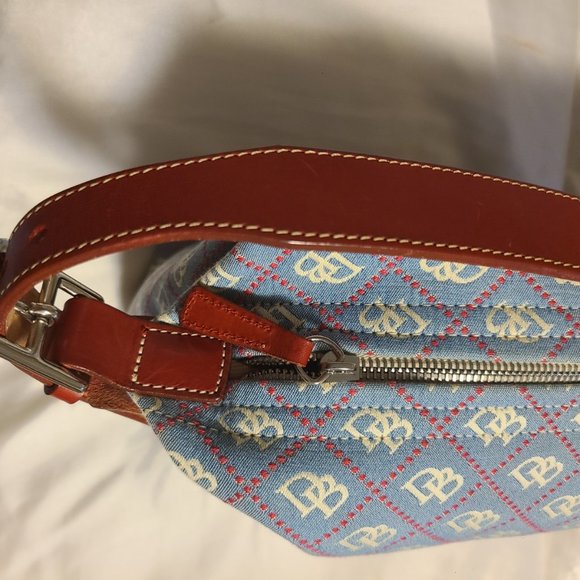 **SOLD** LIKE NEW "DOONEY & BOURKE" SHOULDER TOTE BAG - Picture 3 of 6